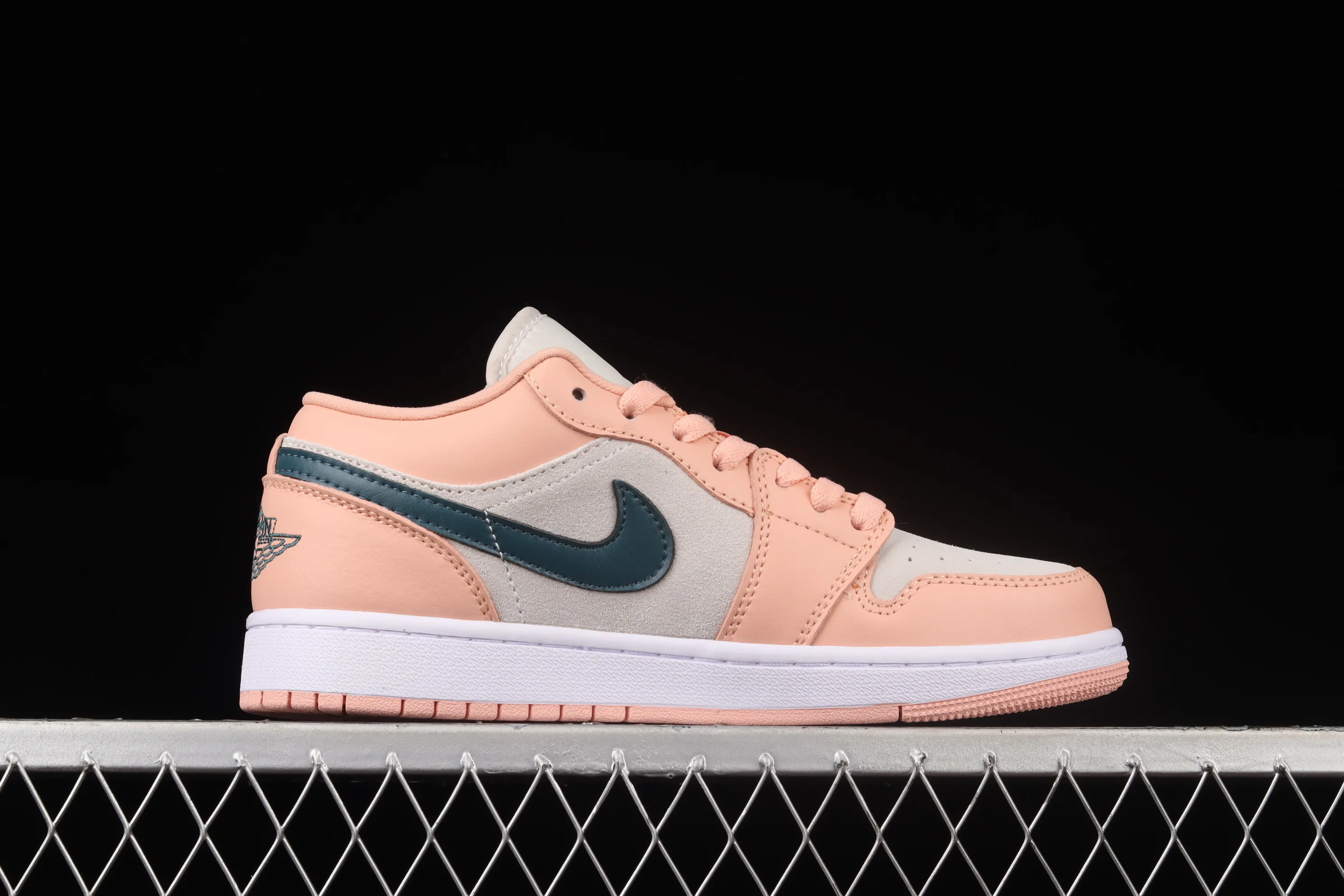 All categories Air Jordan Jordan series basketball shoes Air Jordan 1 Low Air Jordan 1 Low AJ1 Joe 1 pink and green low-top cultural sneakers DC0774-800